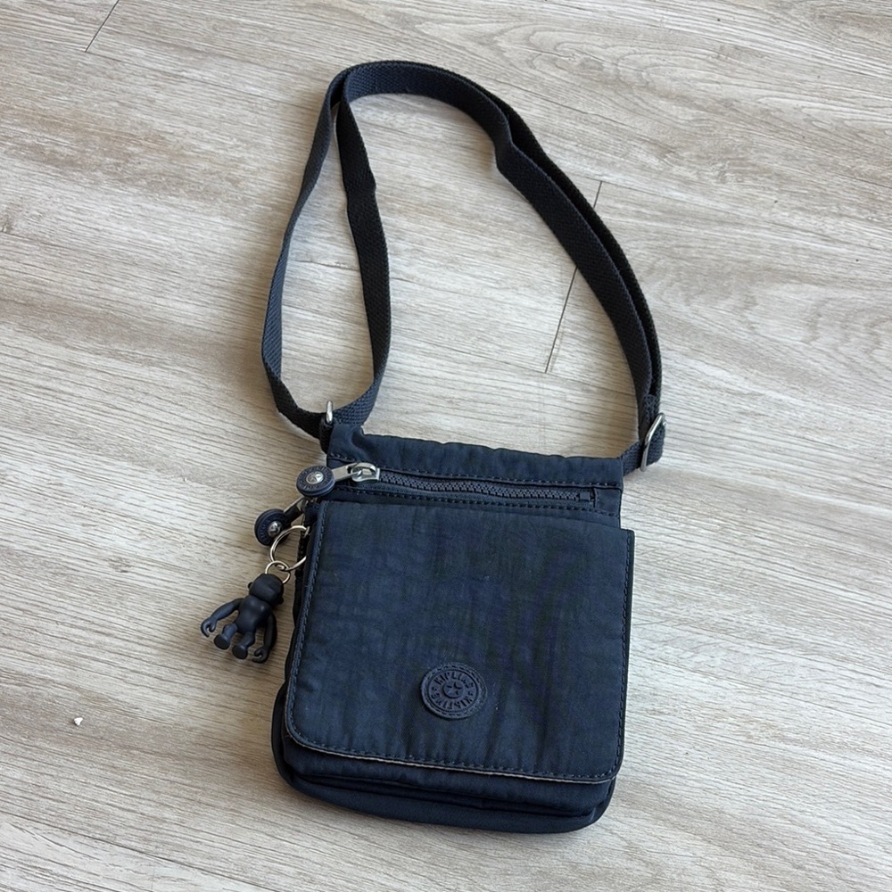 Kipling Blue Crossbody Bag with Adjustable Strap and Durable Fabric